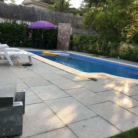 Casa Bella Vista En Montana Con Vistas Al Mar Y Piscina Privada Holiday home Cunit