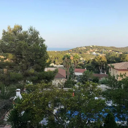 Casa Bella Vista En Montana Con Vistas Al Mar Y Piscina Privada Holiday home Cunit