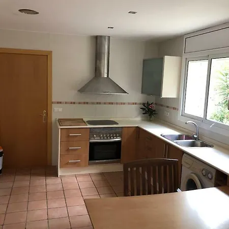 Casa Bella Vista En Montana Con Vistas Al Mar Y Piscina Privada Cunit